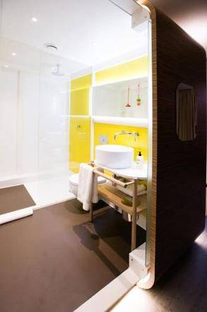 Qbic Hotel London City, London