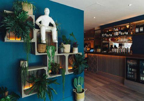 Qbic Hotel London City, London