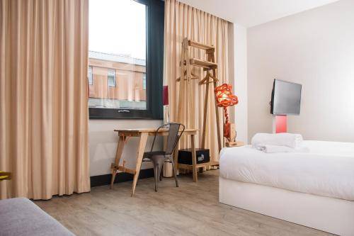 Qbic Hotel London City, London