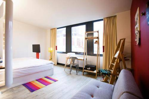 Qbic Hotel London City, London
